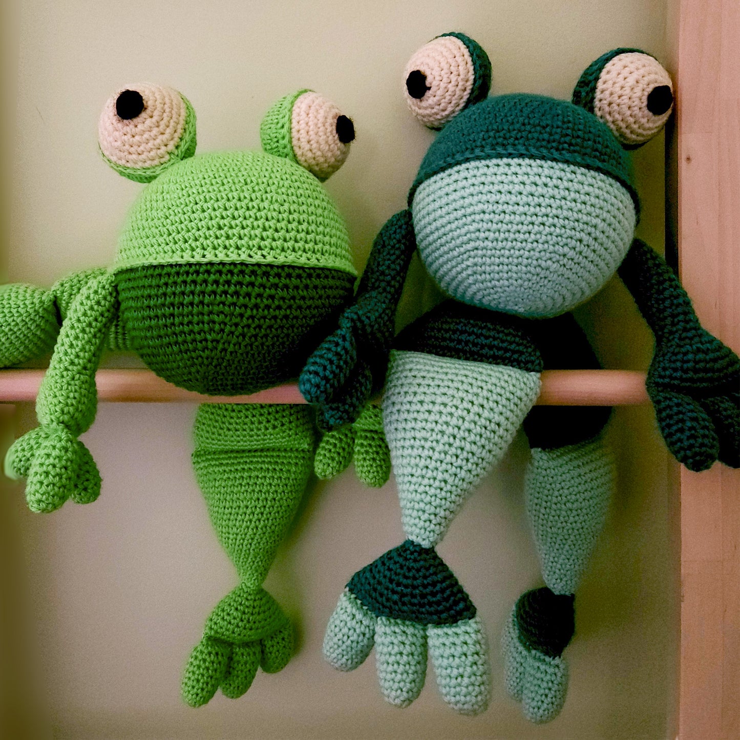 Soft cuddly toy frog in green and green