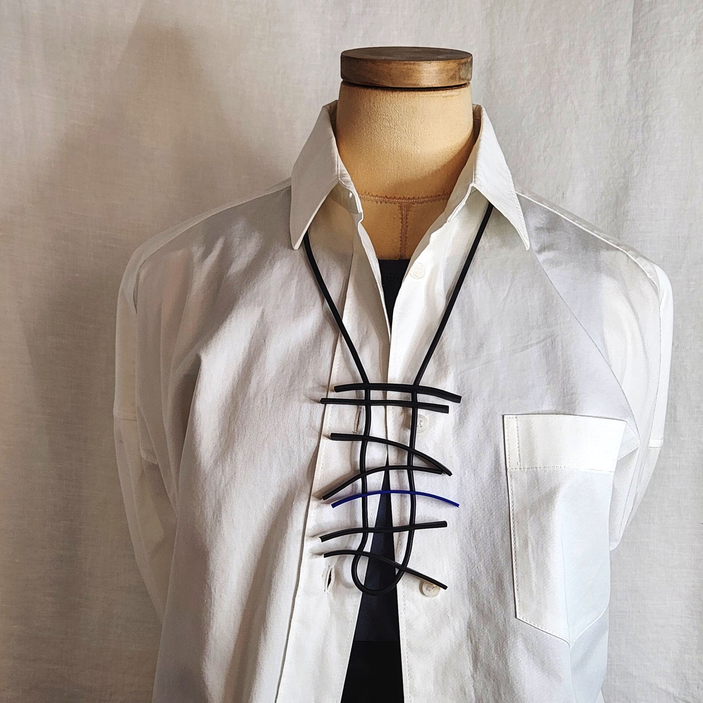 Stylish Sketch necklace by Frank Ideas