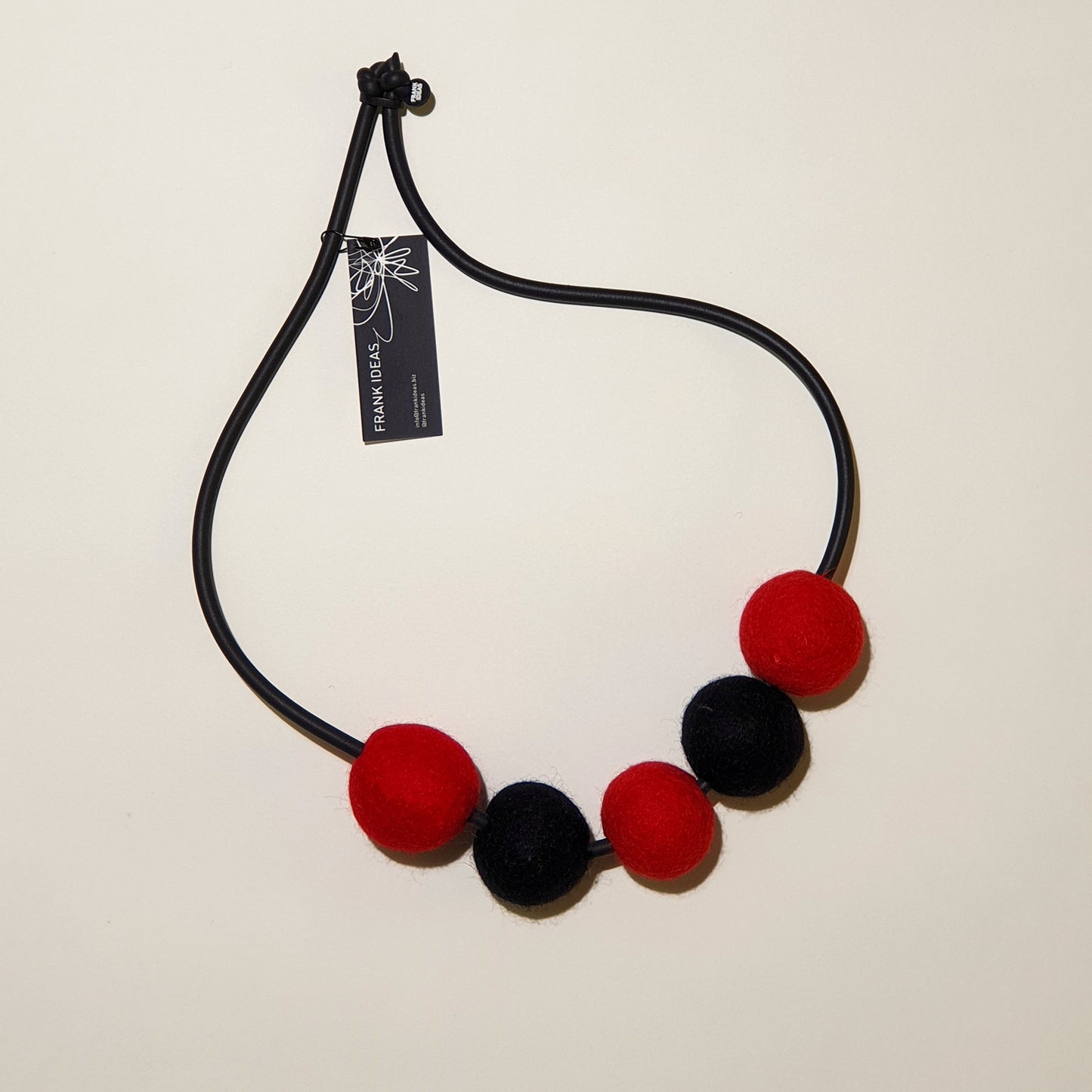 Red and black felt beads necklace