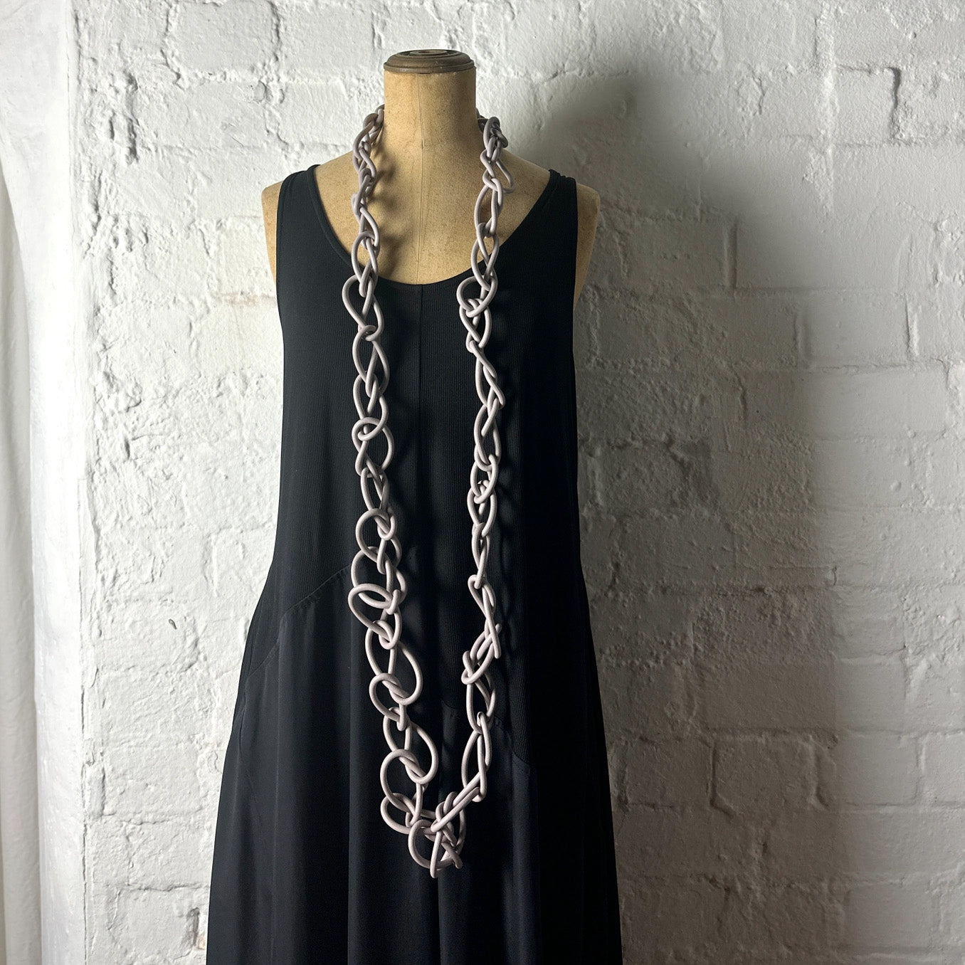 Chaotic necklace by Frank Ideas