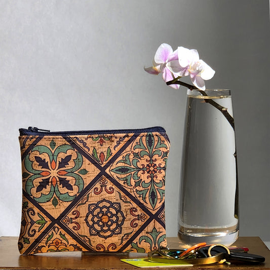 Handy purse made from sustainable cork