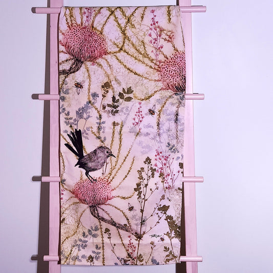 Splendours of My Garden table runner