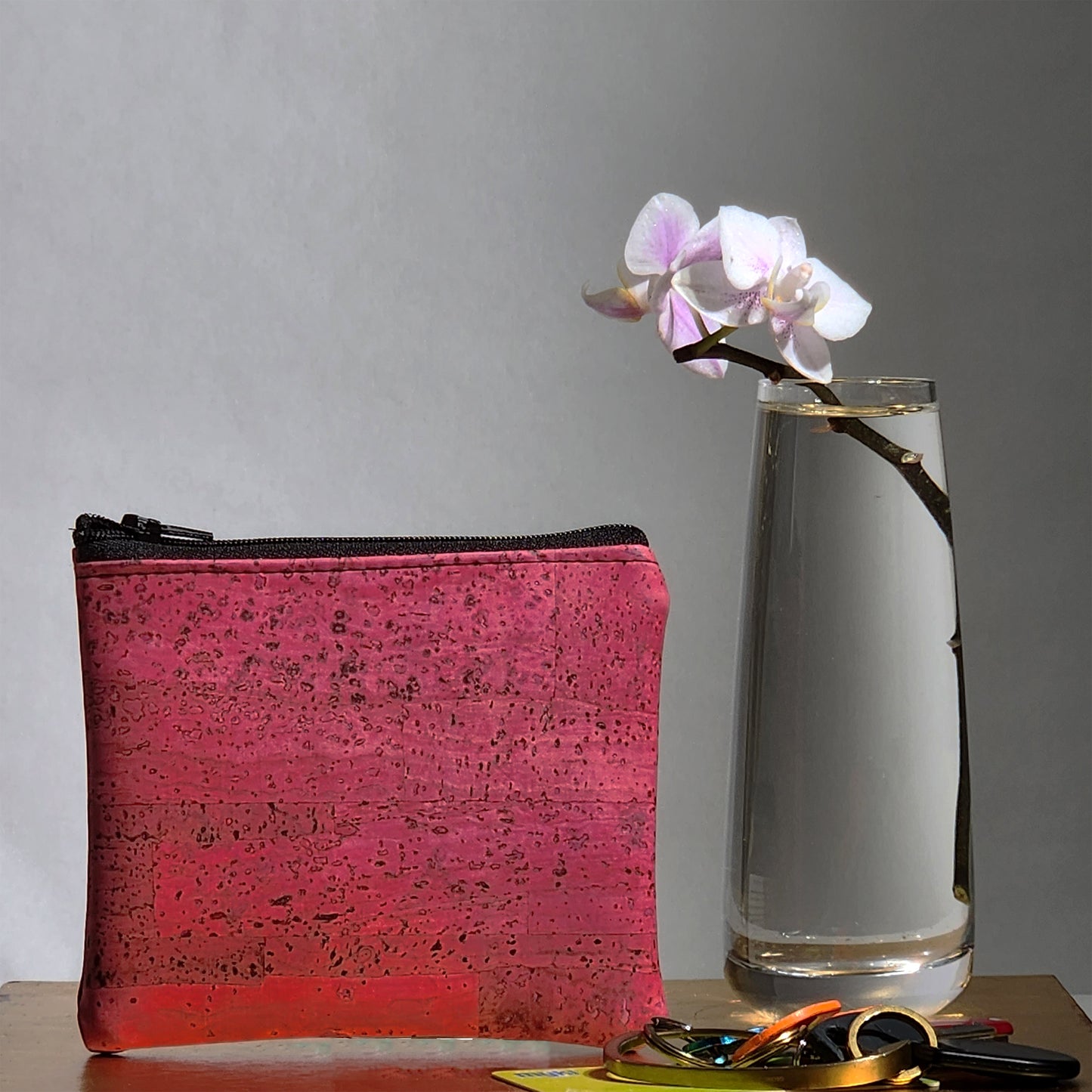 Handy purse made from sustainable cork