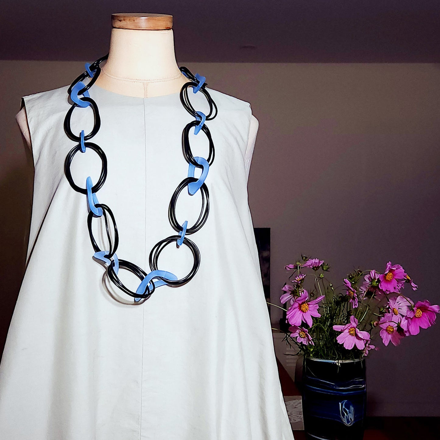 Blue Shapes necklace by Frank Ideas