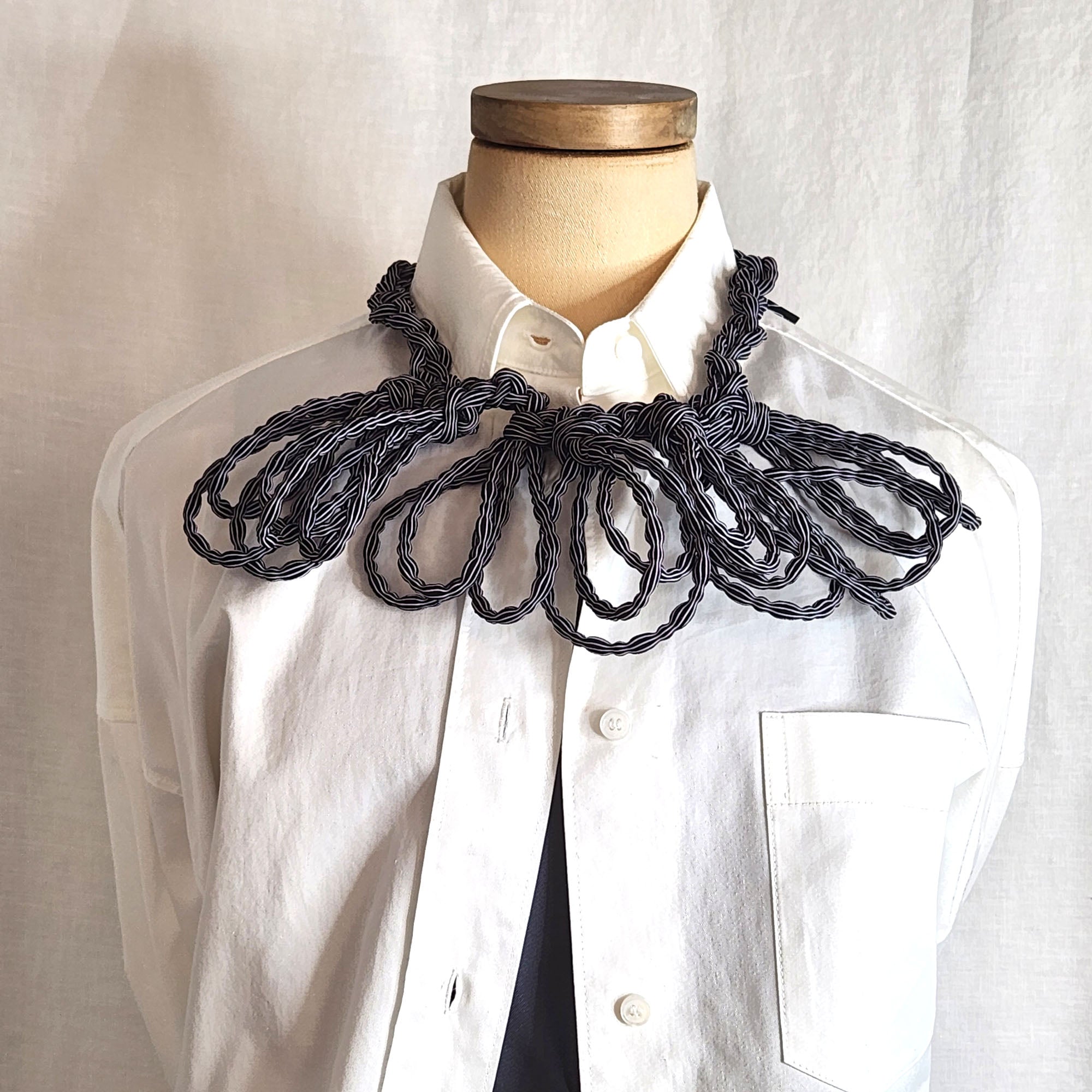 Nostalgia textile necklace in black and white