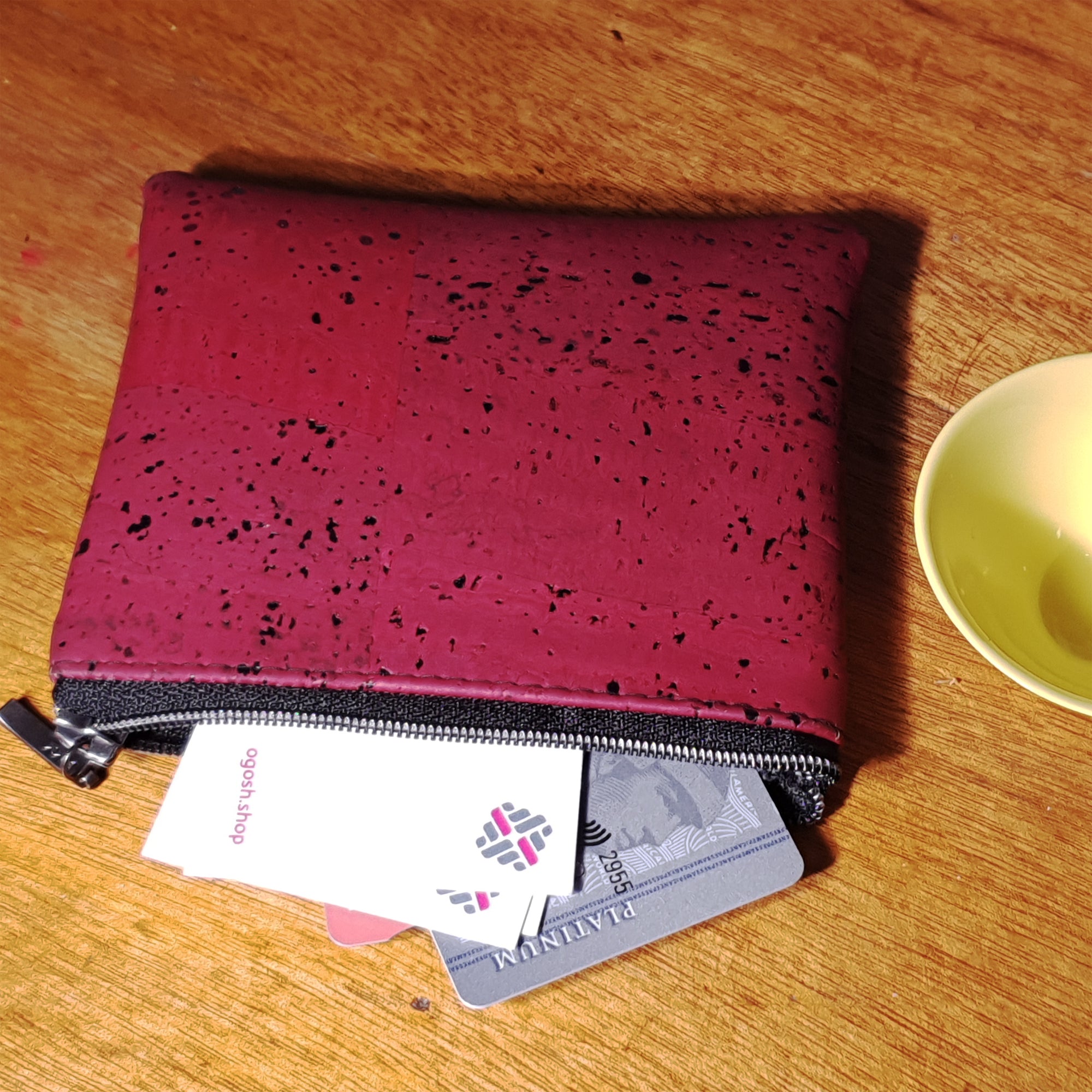 Handy purse made from sustainable cork