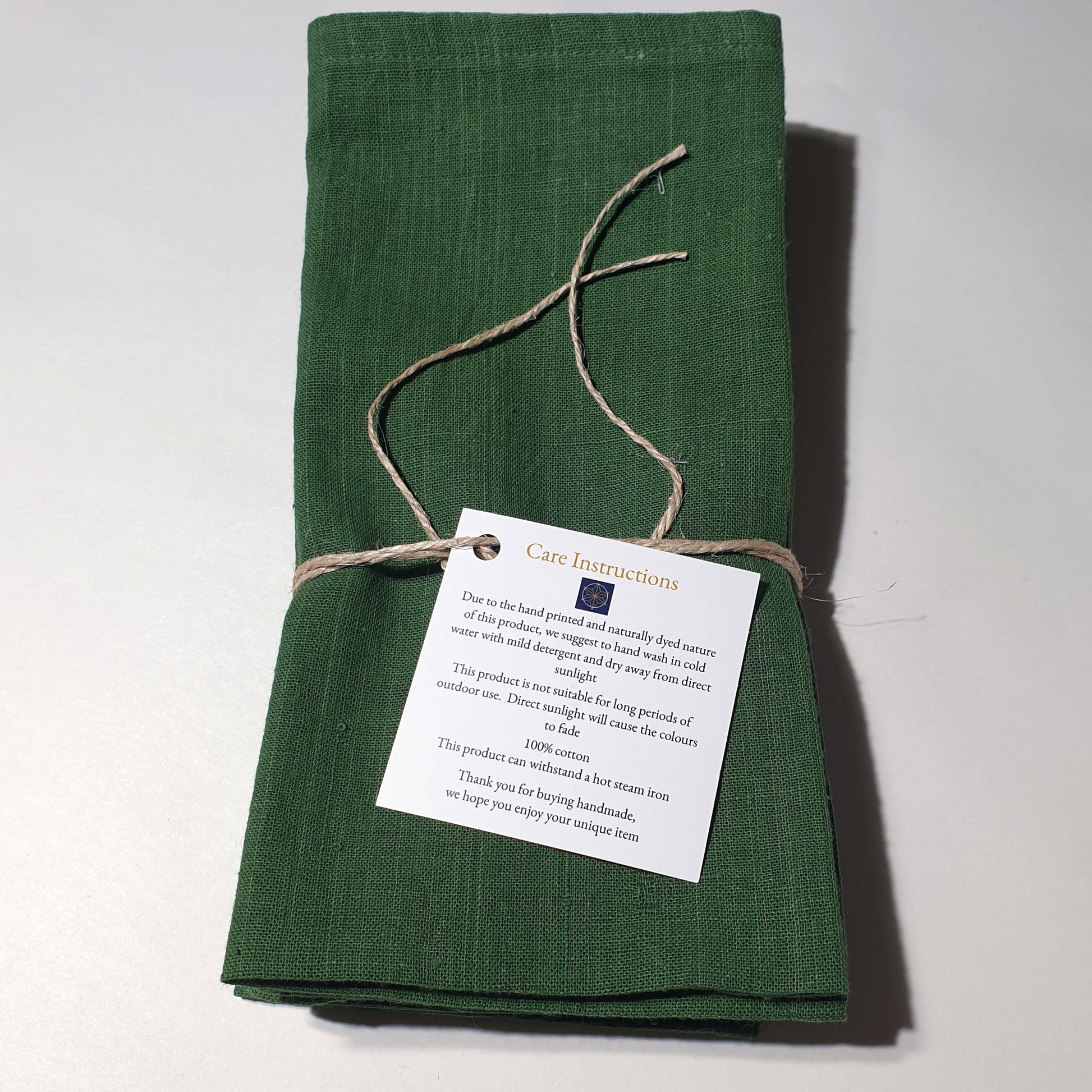 Luxurious cotton serviettes in dark green